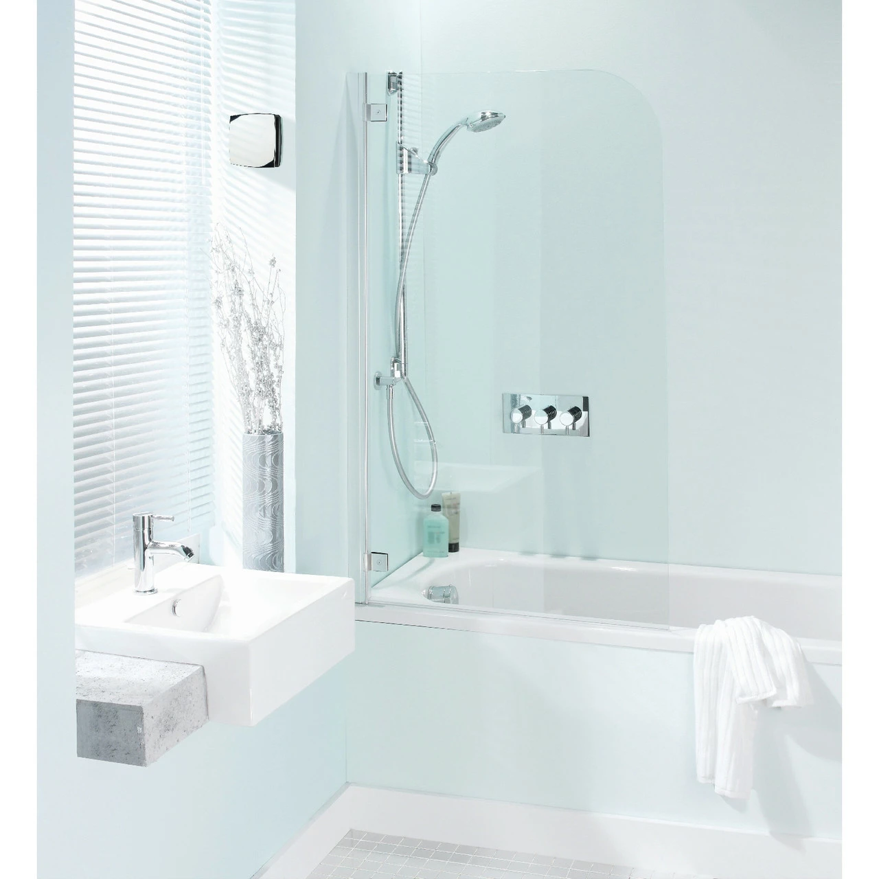 HiB Breeze Chrome Safety Extra Low Voltage Wall Mounted Extractor Fan - 34800 - Image 2